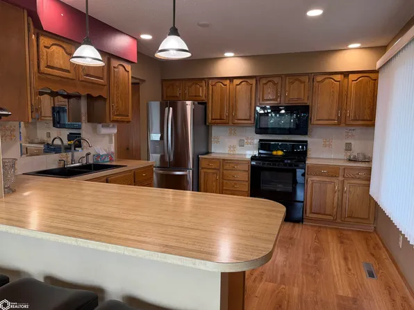 1505 E 14th St APT 16, Atlantic, IA 50022