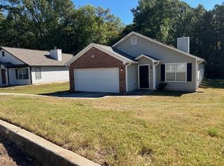 5606 Rockingwood Ct, Atlanta, GA 30349