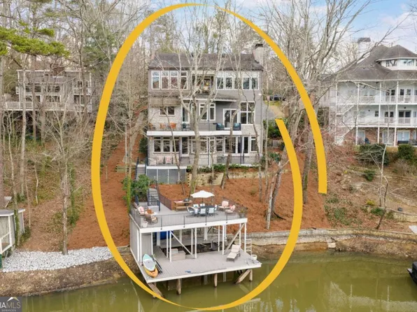 606 Hilltop Ln, Berkeley Lake, GA 30096