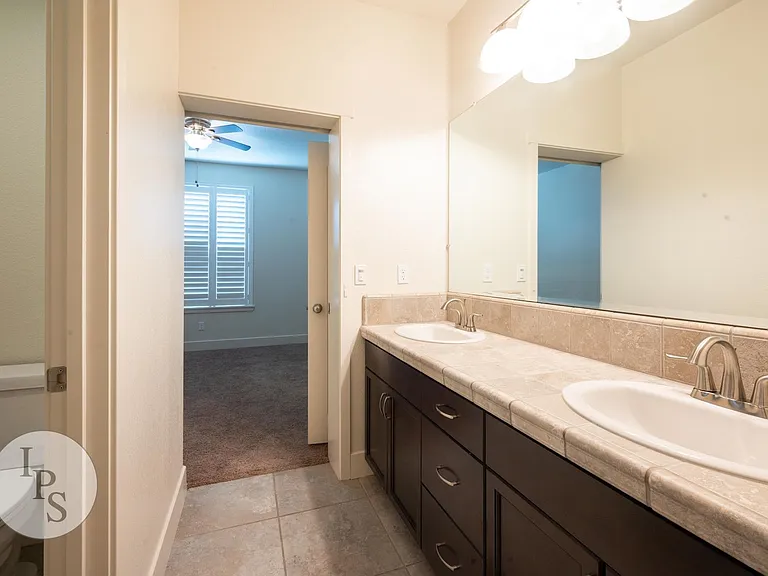 3245 Lexington Ave — Photo 19