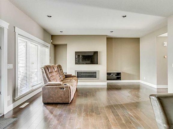 3rd image of 208 E Sparrow Hawk Dr #5