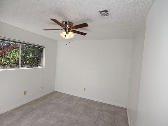 4th image of 9615 Aberdeen Way #B