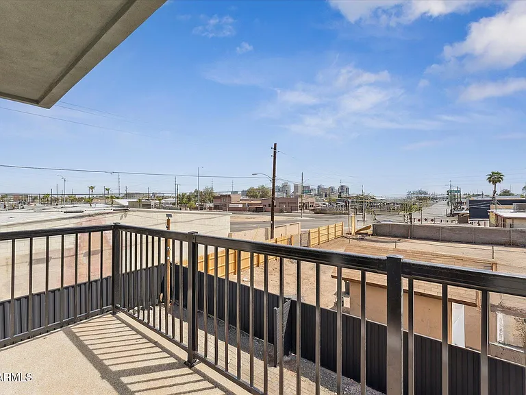 1725 W Sherman St #C — Photo 5