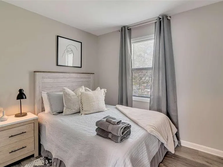 2099 Valley Oaks Dr SE — Photo 22