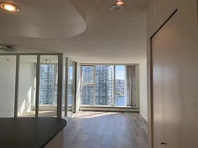 1009 Expo Boulevard Vancouver — Photo 4