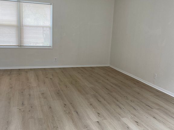 5th image of 1350 E Florida St
