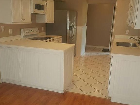 5th image of 5814 Westport Dr