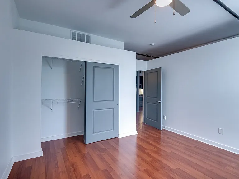 209-211 W Pike St #2B — Photo 9