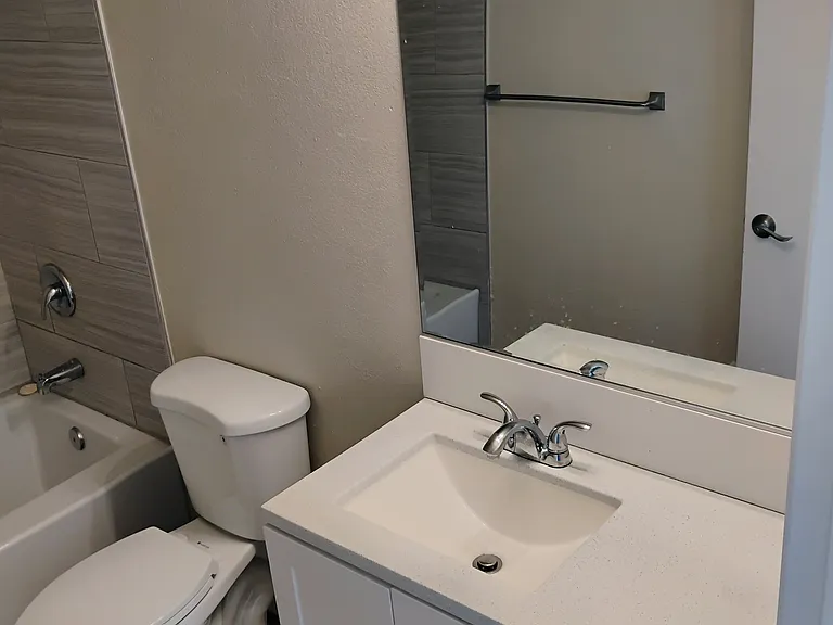 Pine Wild Apartments — Photo 5