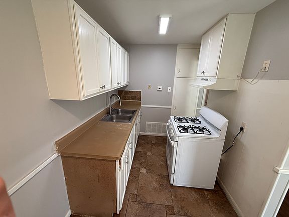 5th image of 306 E Mitchell St APT A