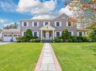 138 Dartmouth Rd, Massapequa, NY 11758