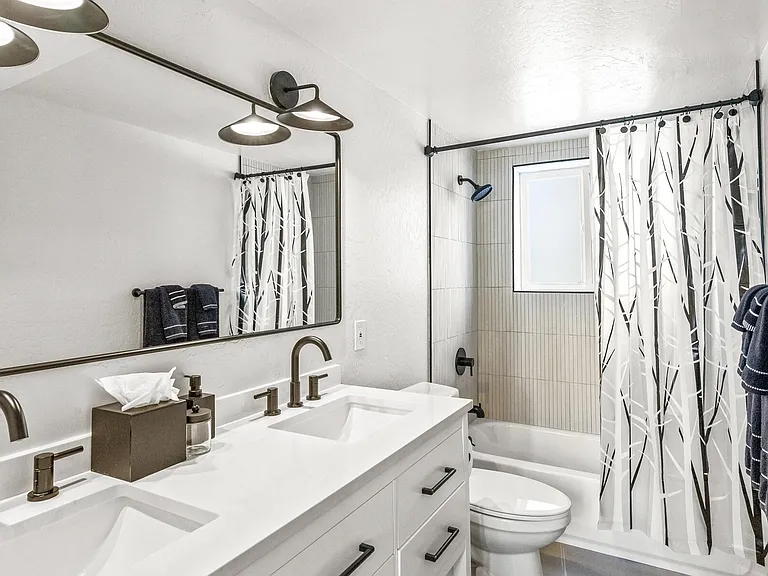 2651 Little Kate Rd — Photo 41