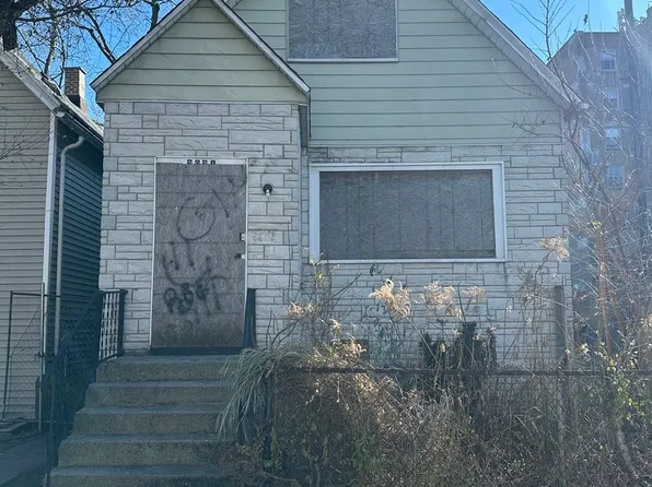 2921 E 78th Pl, Chicago, IL 60649