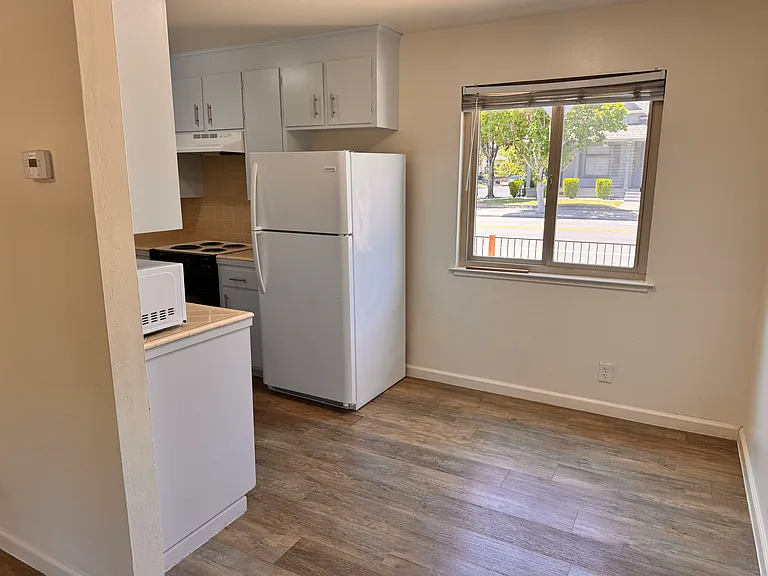 715 Monroe St #1 — Photo 5