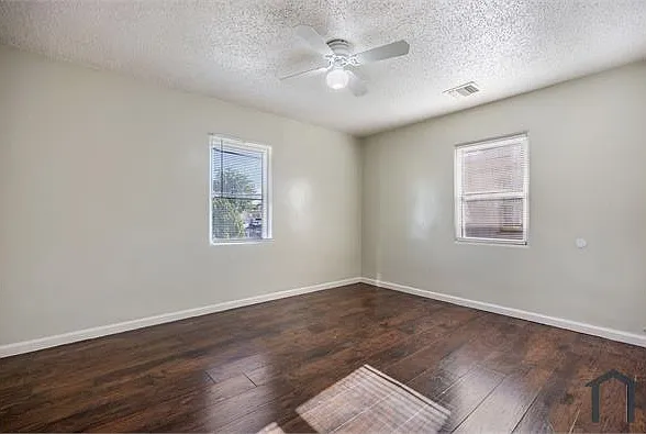 113 W Lancaster Blvd — Photo 13
