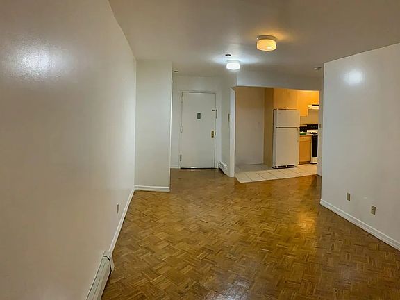 3rd image of 25 Meserole St APT 2R