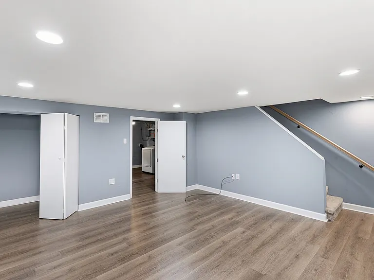 Family Room (alt view)