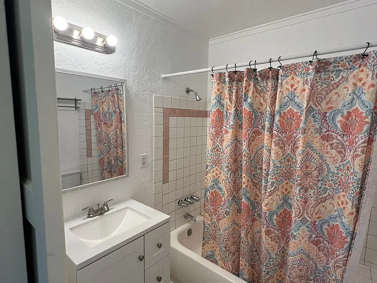 647 Fresno Ave — Photo 16
