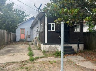 1812 Feliciana St, New Orleans, LA 70117