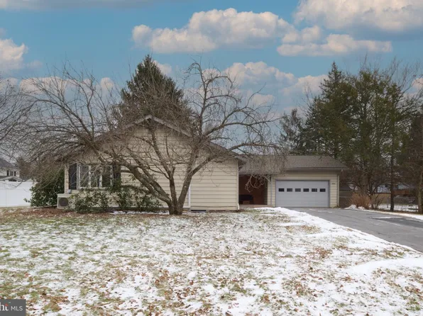 1612 Elizabeth Rd, State College, PA 16801