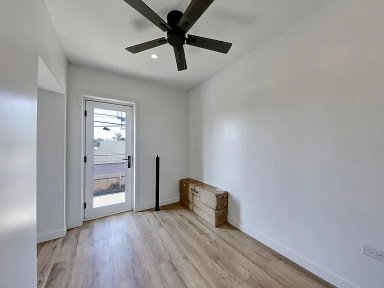 3064 Imperial Ave — Photo 14