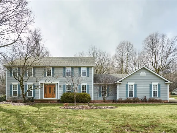 988 Traci Ln, Akron, OH 44321