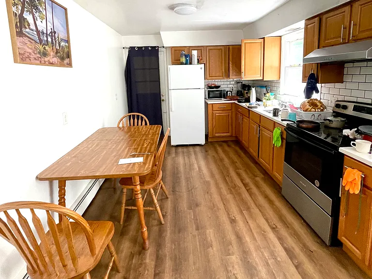 571 Morris St #1 — Photo 17