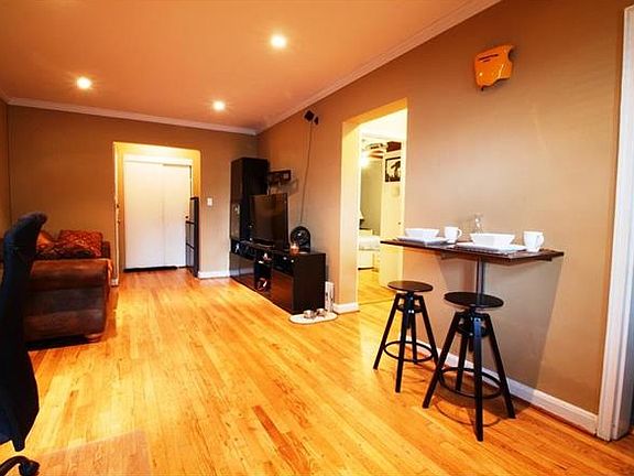 5th image of 2 Leewood Cir APT 2L