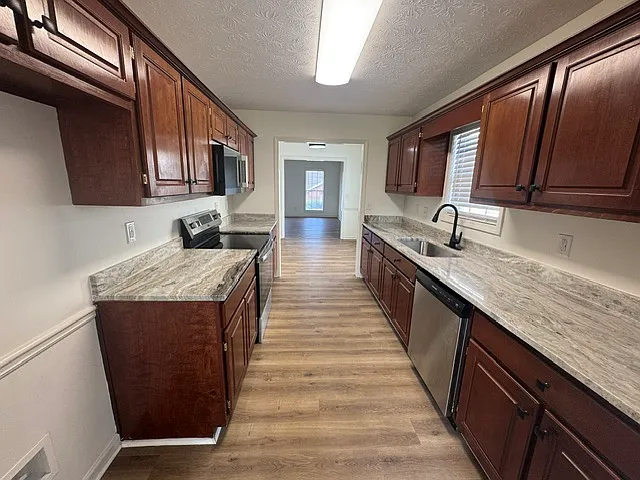2208 Summerwind Dr — Photo 8