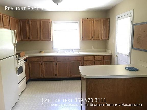 2nd image of 394 Hill Ct N