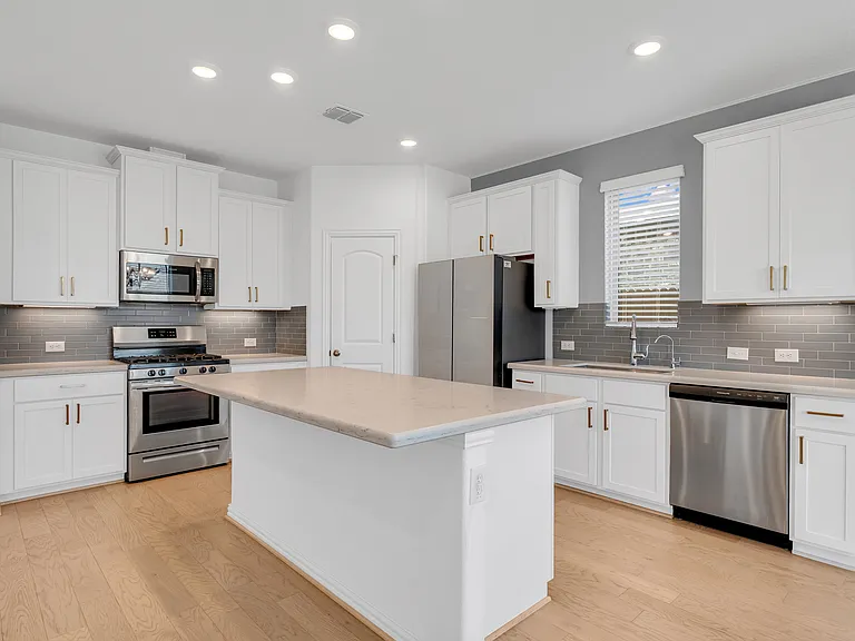2050 Egret Ave — Photo 7