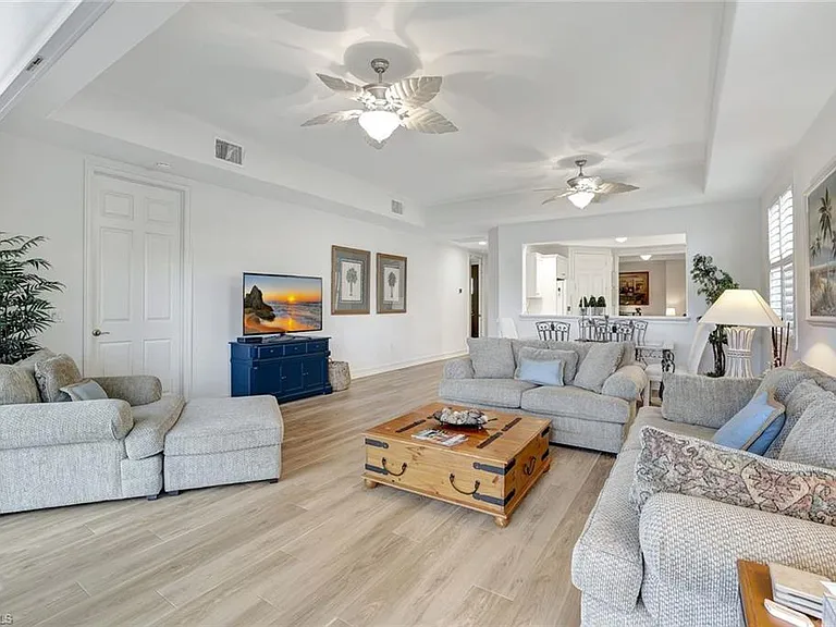6029 Trophy Dr #301 — Photo 7