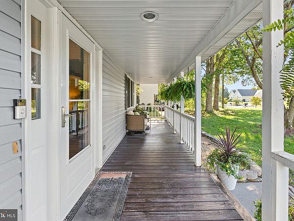 5th image of 114 Bell Haven Cir