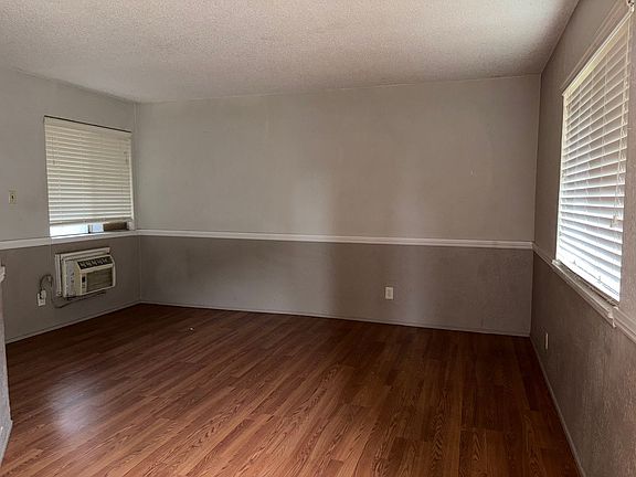 4th image of 2610 X St APT 3