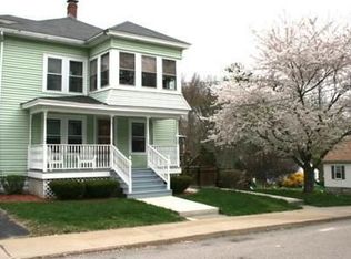 27 Lake St, Uxbridge, MA 01569