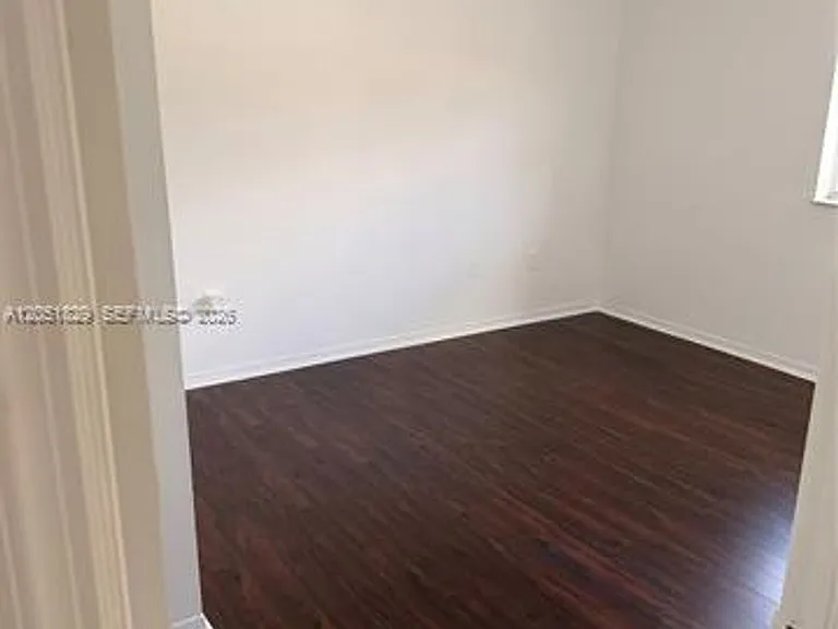 906 SW 143rd Ave #Townhouse 2005 — Photo 6