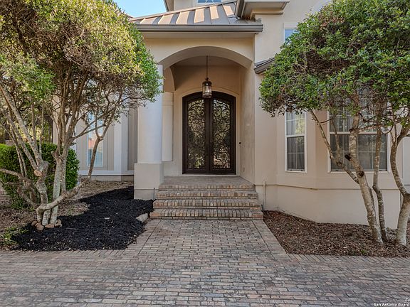 4th image of 6 COURTENAY LN