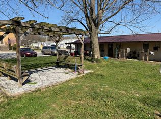 304 W Meadow Ave, Crane, MO 65633