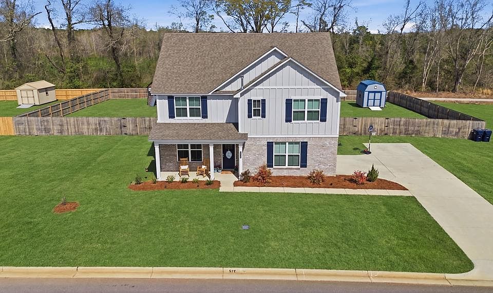 1st image of 572 Golden Oaks Cir