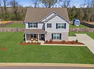 572 Golden Oaks Cir, Dothan, AL 36301