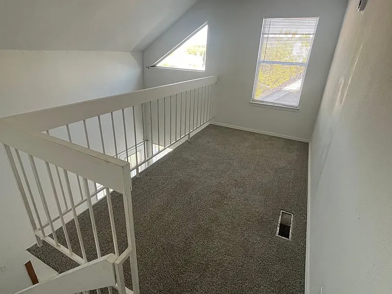 6639 S Victor Ave #G208 — Photo 4