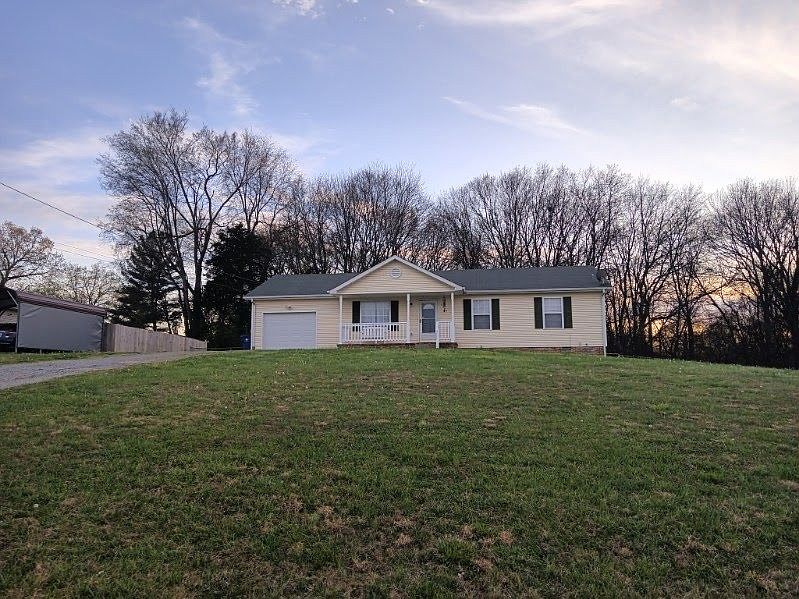 1st image of 1104 Merritt Lewis Ln