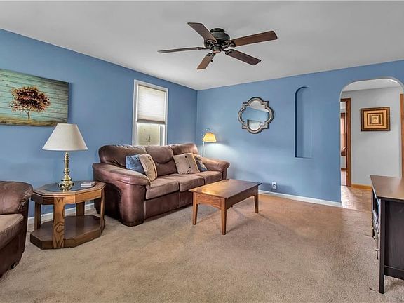 4th image of 50 Richfield Ave