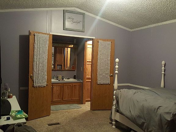 4th image of 150 W Warren St Trlr 55