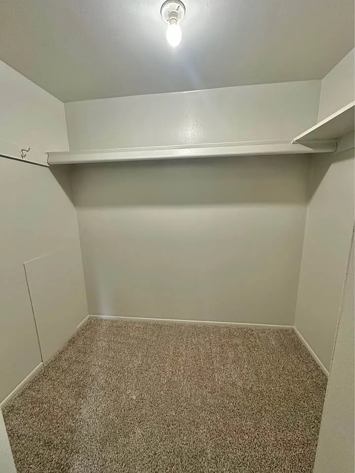 1 bed, 850 sqft, $975 — Photo 2
