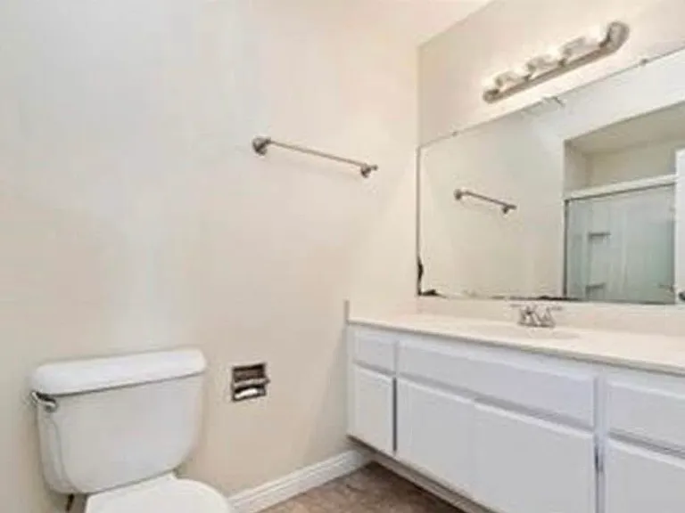 2467 W Acacia Ave — Photo 11