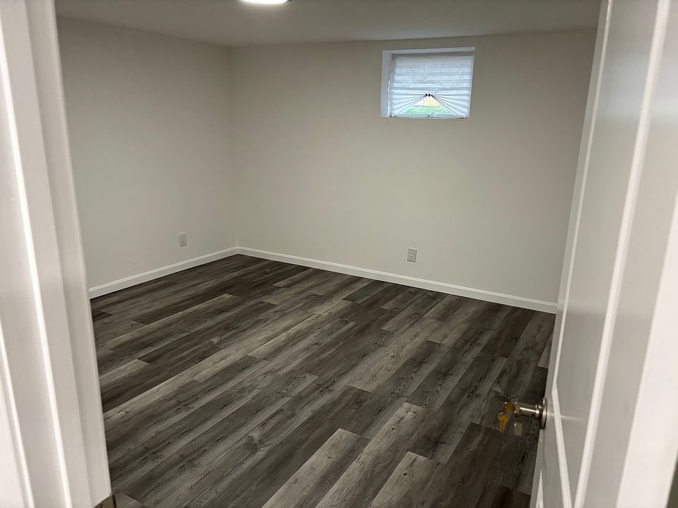 2nd image of 7530 Harmans Rd