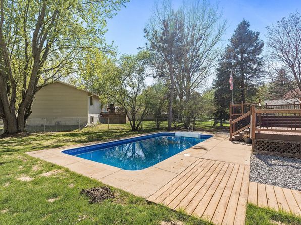 255 Hallam Curv, Mahtomedi, MN 55115