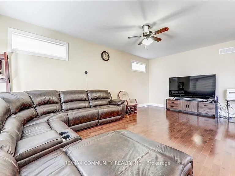 23 Blossom Ct — Photo 11