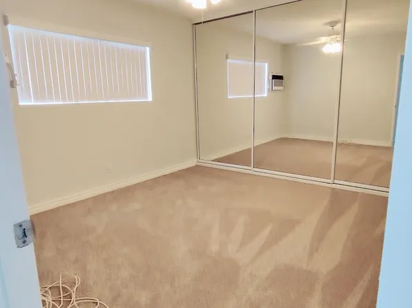 Tropical Breeze Apartments